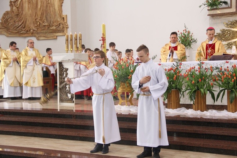 Bierzmowanie w Męcinie