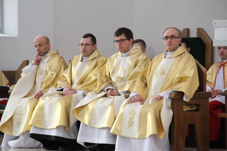 Bierzmowanie w Męcinie