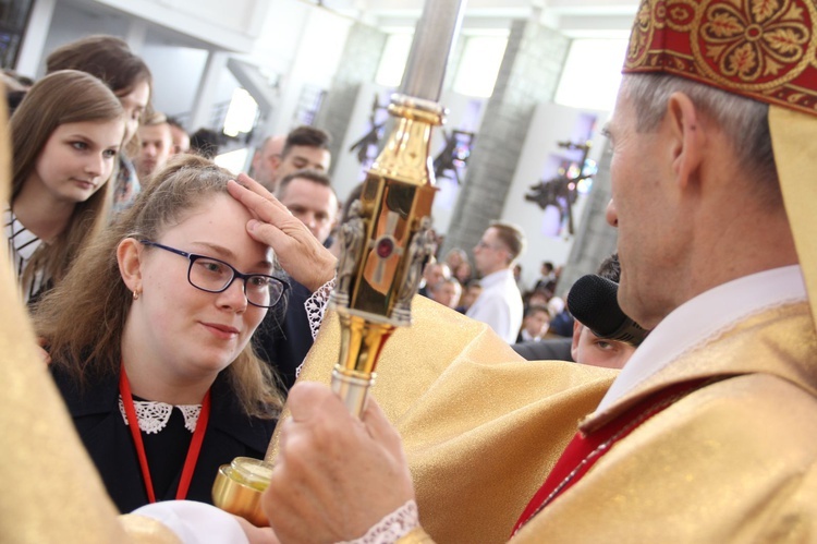 Bierzmowanie w Męcinie