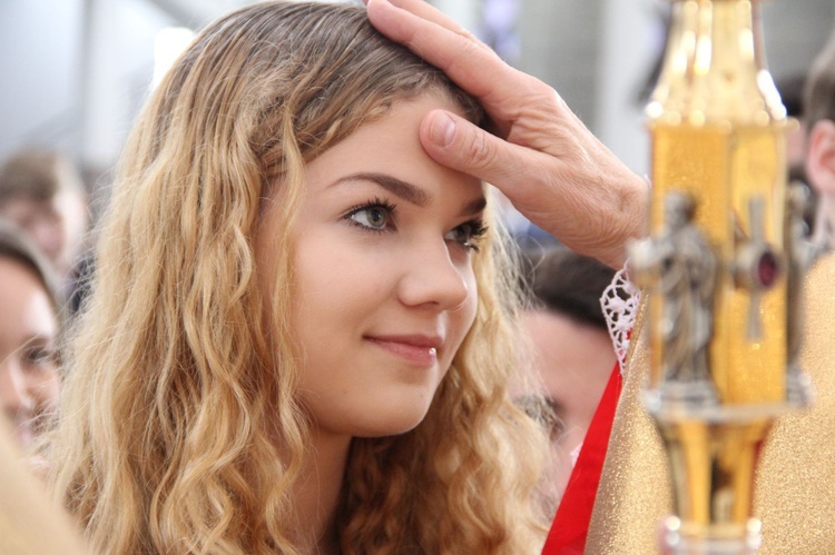 Bierzmowanie w Męcinie