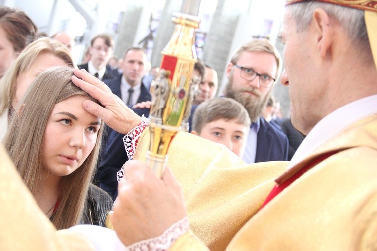 Bierzmowanie w Męcinie
