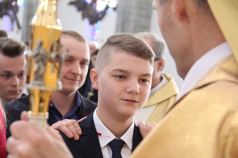 Bierzmowanie w Męcinie