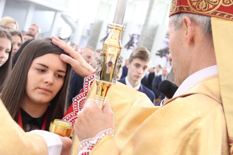 Bierzmowanie w Męcinie