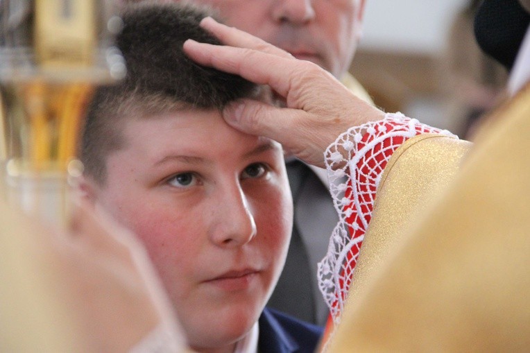 Bierzmowanie w Męcinie