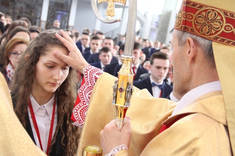 Bierzmowanie w Męcinie