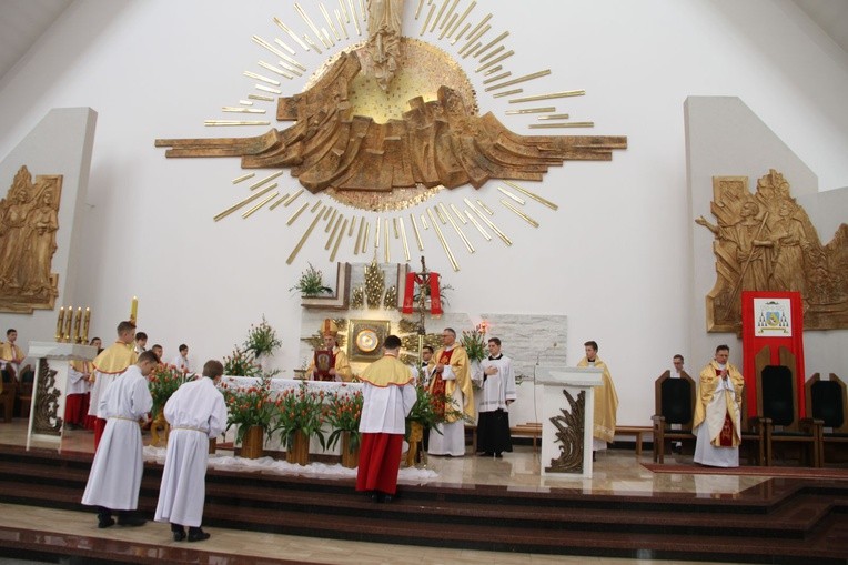 Bierzmowanie w Męcinie