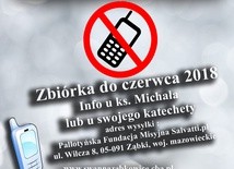 Stary telefon i zużyty znaczek 