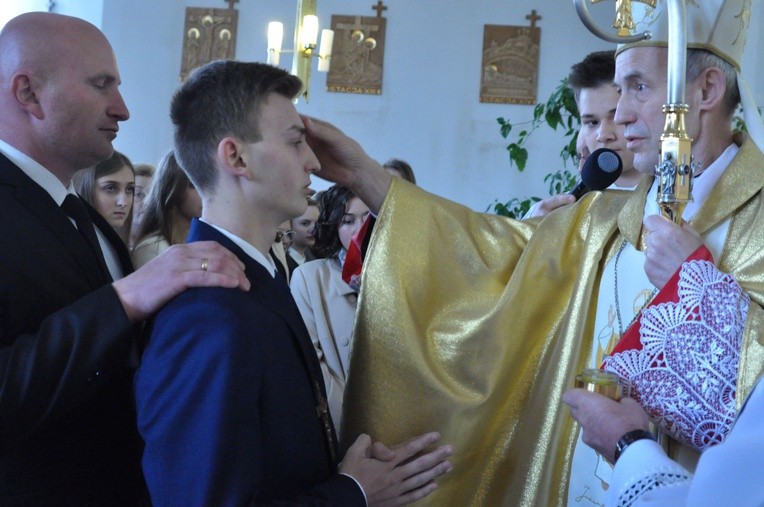 Bierzmowanie w Królowej Górnej
