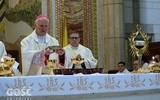 Biskup przewodniczył Mszy św. przy relikwiach krwi św. Jana Pawła II.