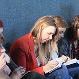 Rekolekcje halowe prowadzone przez ks. Krzysztofa Kralkę