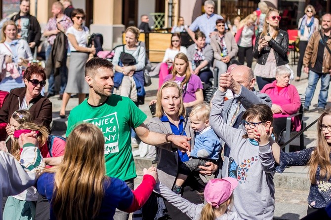 Olsztyn tańczy dla Jezusa!