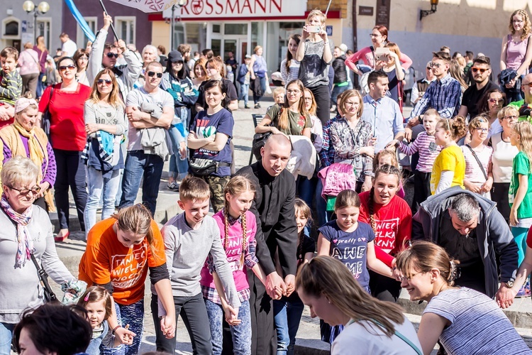 Olsztyn tańczy dla Jezusa!