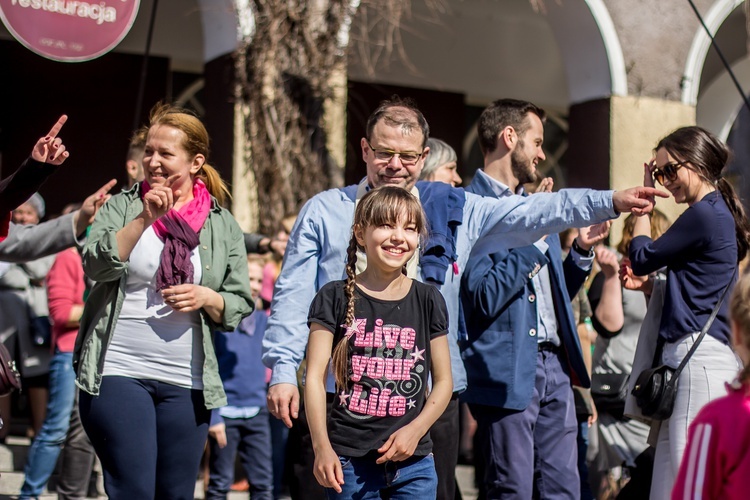 Olsztyn tańczy dla Jezusa!