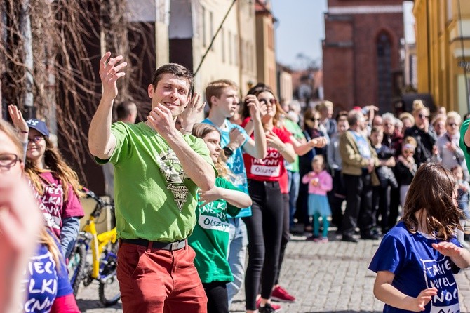 Olsztyn tańczy dla Jezusa!