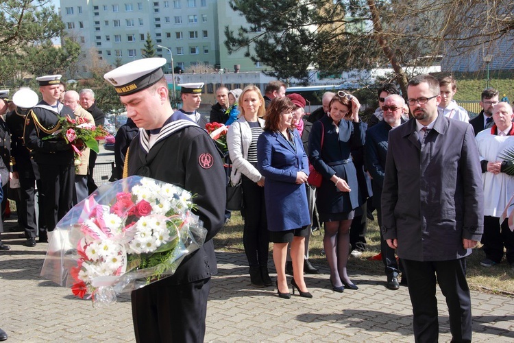 Gdyńskie obchody 8. rocznicy tragedii smoleńskiej