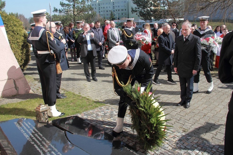 Gdyńskie obchody 8. rocznicy tragedii smoleńskiej