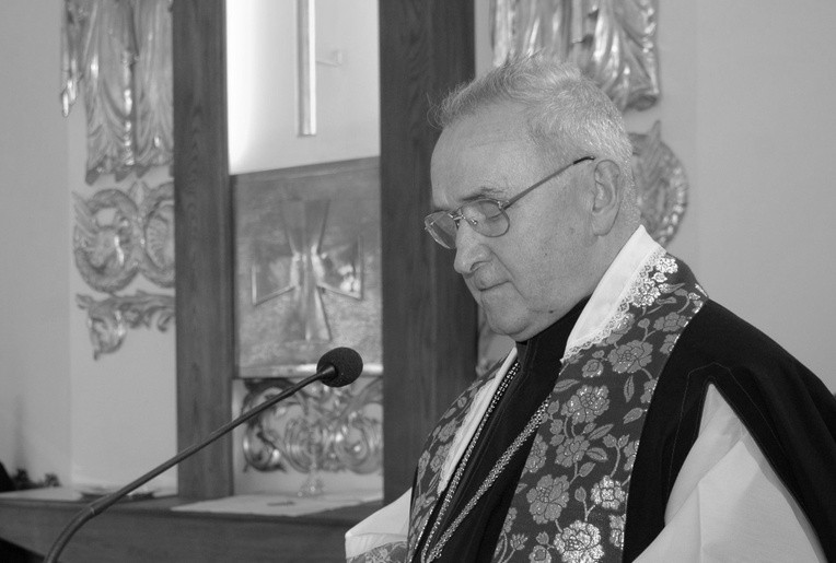 Ks. prał. Władysław Stradza (1935-2018)