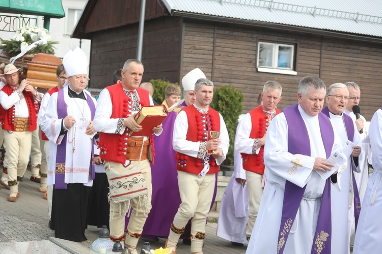 Pogrzeb śp. ks. prał. Jerzego Patalonga w Istebnej