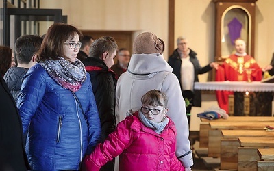 Msza św. w intencji chorych osób w czechowickiej parafii pw. św. Andrzeja Boboli.