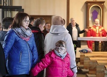 Msza św. w intencji chorych osób w czechowickiej parafii pw. św. Andrzeja Boboli.