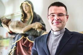 ▲	– Jeśli chodzi o konieczność takich zmian, powołam się na psalmistę, który mówi: „Przed Panem kroczą majestat i piękno”. Jeśli to piękno nie jest widoczne, wówczas zmiana jest jak najbardziej pożądana – podkreśla ks. Marek Jodkowski.