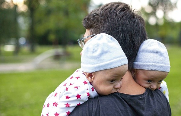 ◄	Do domu Ani i Marcina bliźniaki trafiły trzy miesiące po urodzeniu (zdjęcie ilustracyjne).