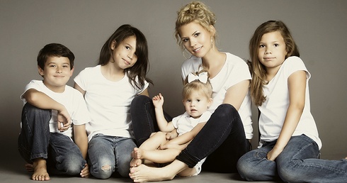 Kimberly Henderson i jej czworo dzieci.