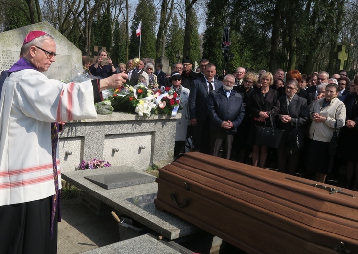 Pogrzeb ks. prał. Władysława Stradzy