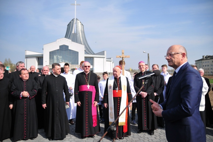 Błogosławieństwo ulicy Emilii i Karola Wojtyłów