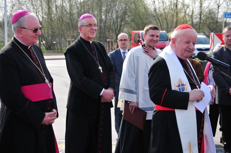 Błogosławieństwo ulicy Emilii i Karola Wojtyłów