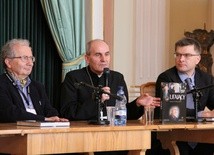 Janusz Rosikoń, bp Henryk Ciereszko i Grzegorz Górny podkreślali, że Bóg przygotowywał skromnego kapłana na pomocnika s. Faustyny w szerzeniu kultu Bożego Miłosierdzia 