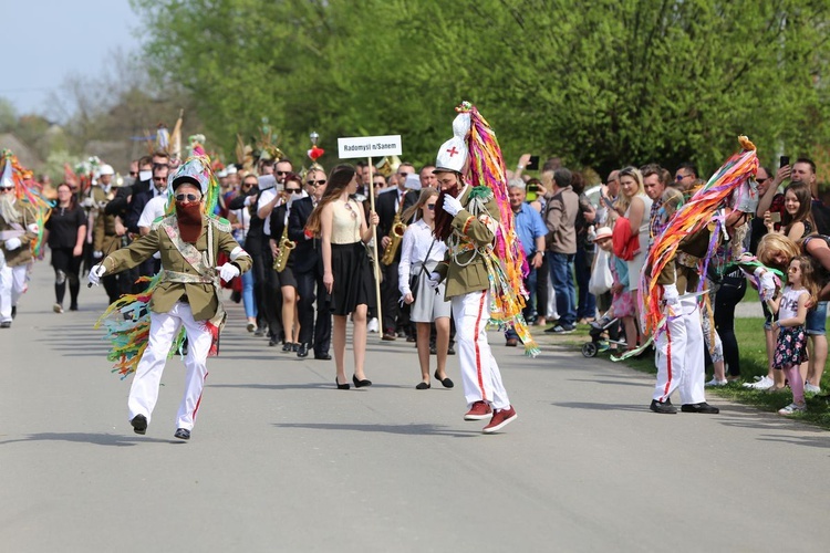 Parada straży grobowych