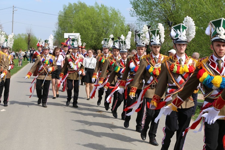 Parada straży grobowych