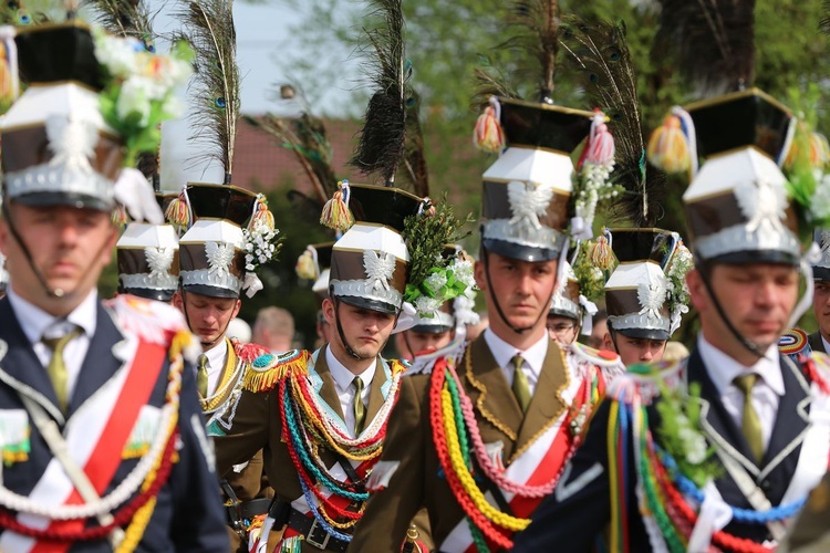 Parada straży grobowych