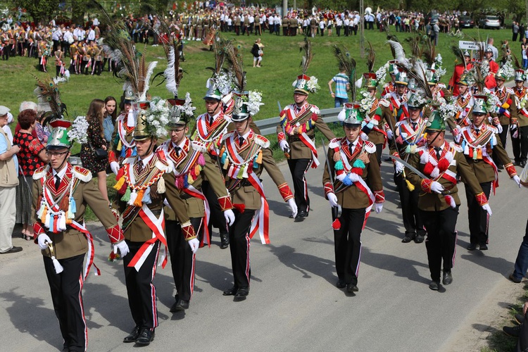 Parada straży grobowych