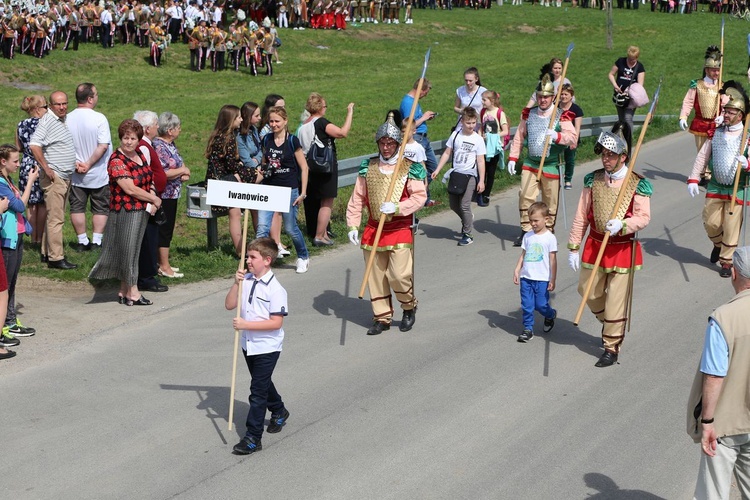 Parada straży grobowych