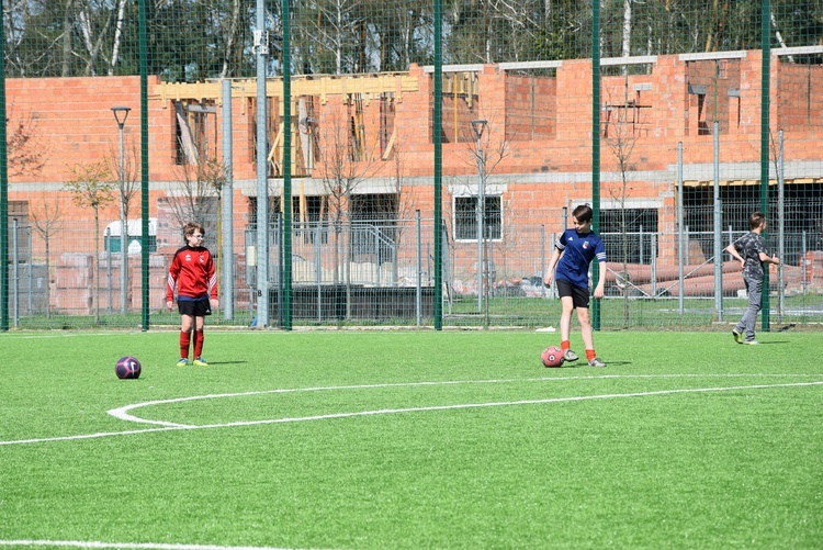 Poświęcenie kompleksu sportowego w Międzyborowie