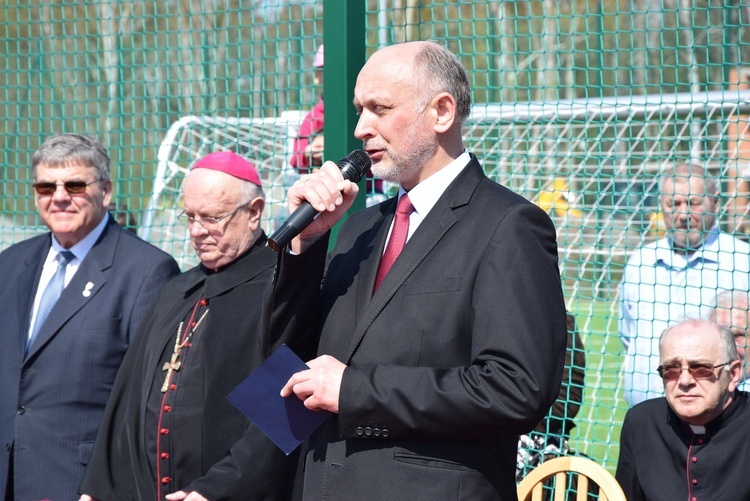 Poświęcenie kompleksu sportowego w Międzyborowie