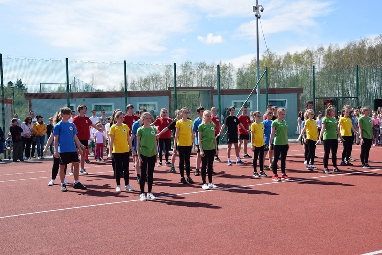 Poświęcenie kompleksu sportowego w Międzyborowie