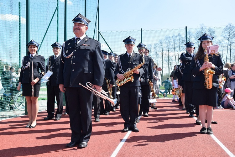 Poświęcenie kompleksu sportowego w Międzyborowie