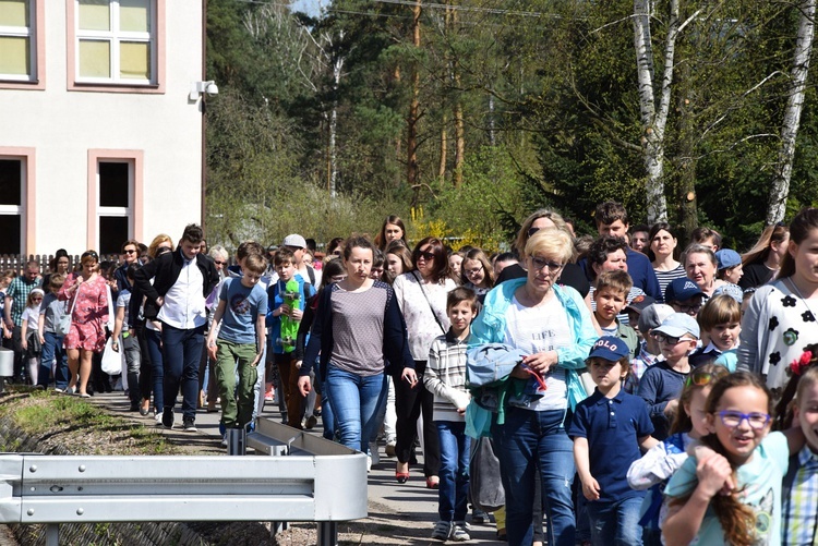 Poświęcenie kompleksu sportowego w Międzyborowie