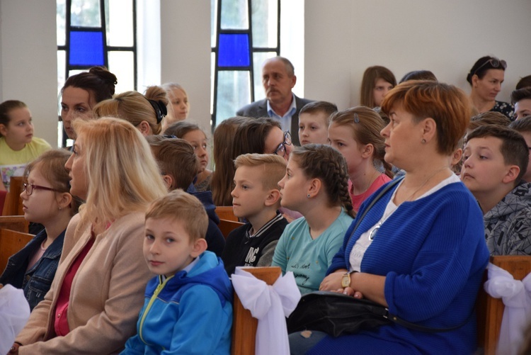 Poświęcenie kompleksu sportowego w Międzyborowie