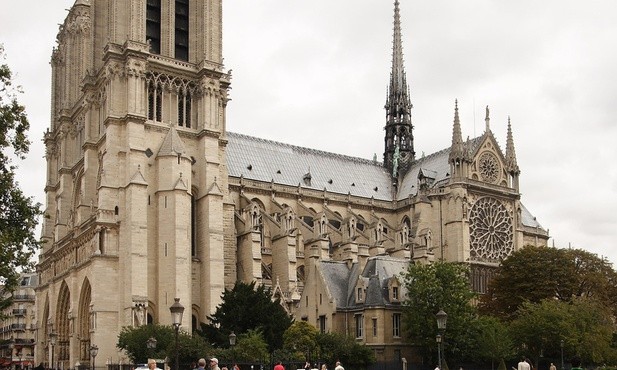 Francja: arcybiskup Paryża odwiedził obozowisko migrantów