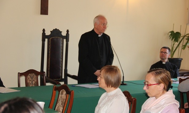 Na zakonczenie spotkania do doradców przybył bp Andrzej F. Dziuba