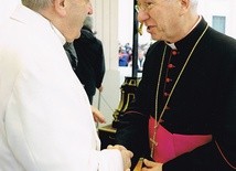 	Bp Andrzej F. Dziuba w rozmowie z następcą św. Piotra.