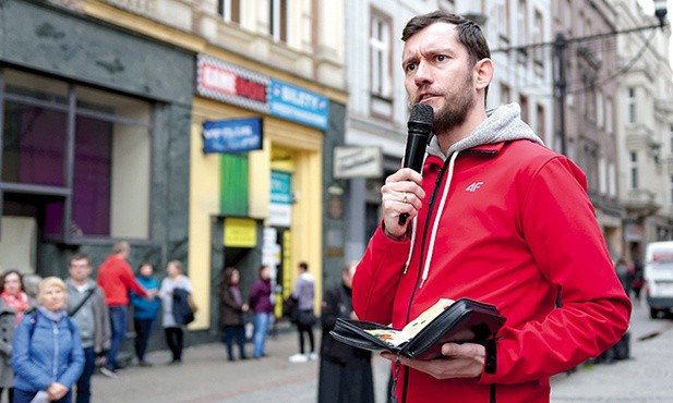 - Przede wszystkim głosimy miłość Bożą - mówi Ariel Lubowicz