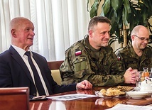 W spotkaniu wzięli udział przedstawiciele władz oraz armii polskiej i amerykańskiej.