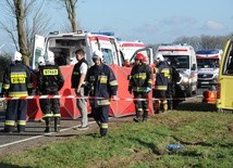 Wypadek autobusu z uczniami. Są ofiary śmiertelne