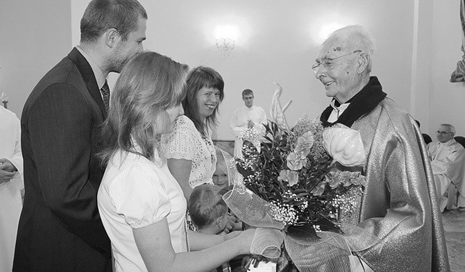 W 2014 r. ks. prał. Józef Śliż świętował z parafianami 60-lecie kapłaństwa