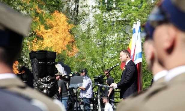 A. Duda: Dziś pochylamy nisko głowę przed ich bohaterstwem